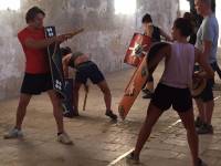 Trainen van actrices op de set van de film Gladiator op Malta